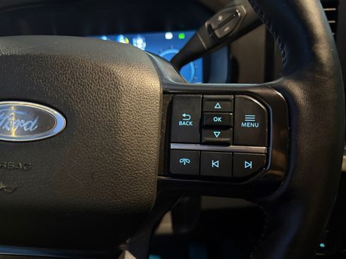 Used 2026 Ford F450 Platinum w/ FX4 Off-Road Package AWD/4WD image 19