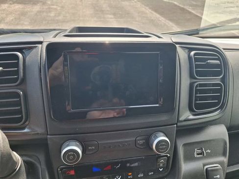 Used 2025 RAM ProMaster 2500 w/ U-Haul Equipment Group FWD image 22