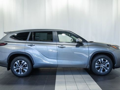 New 2026 Toyota Highlander XLE AWD/4WD image 3