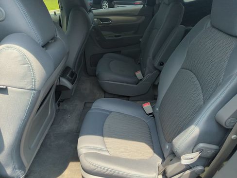 Used 2015 Chevrolet Traverse LT FWD image 27