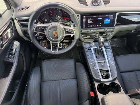Certified 2021 Porsche Macan image 19