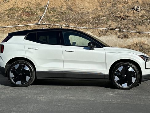 New 2026 Volvo EX30 Plus w/ Climate Package image 4