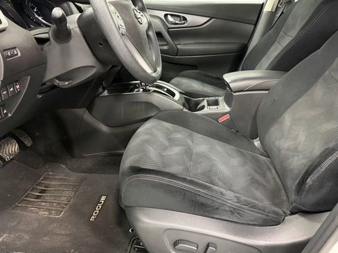 Used 2016 Nissan Rogue SV w/ SV Premium Package image 13