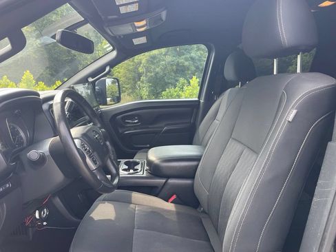 Used 2018 Nissan Titan SV w/ SV Convenience Package AWD/4WD image 2