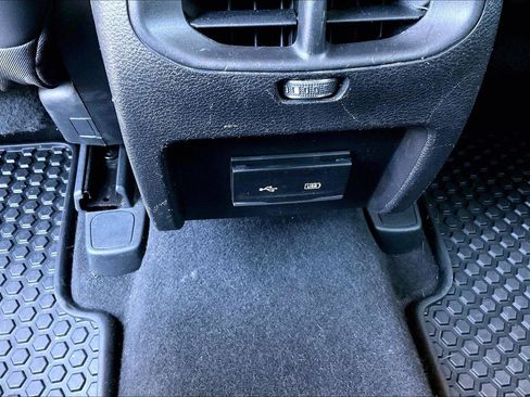 Used 2020 Jeep Cherokee Latitude Plus w/ Cold Weather Group AWD/4WD image 31