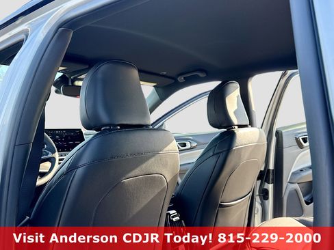 New 2026 Jeep Compass Limited image 6