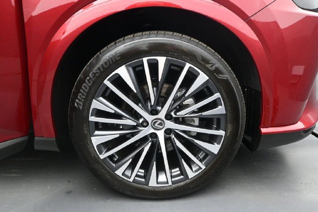 Used 2025 Lexus RX 350 Premium Plus w/ Accessory Package (Z1) FWD image 17