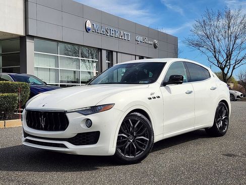 Used 2024 Maserati Levante GT Ultima AWD/4WD image 15