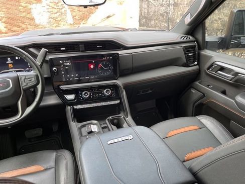 Used 2024 GMC Sierra 2500 AT4 w/ AT4 Premium Plus Package AWD/4WD image 26