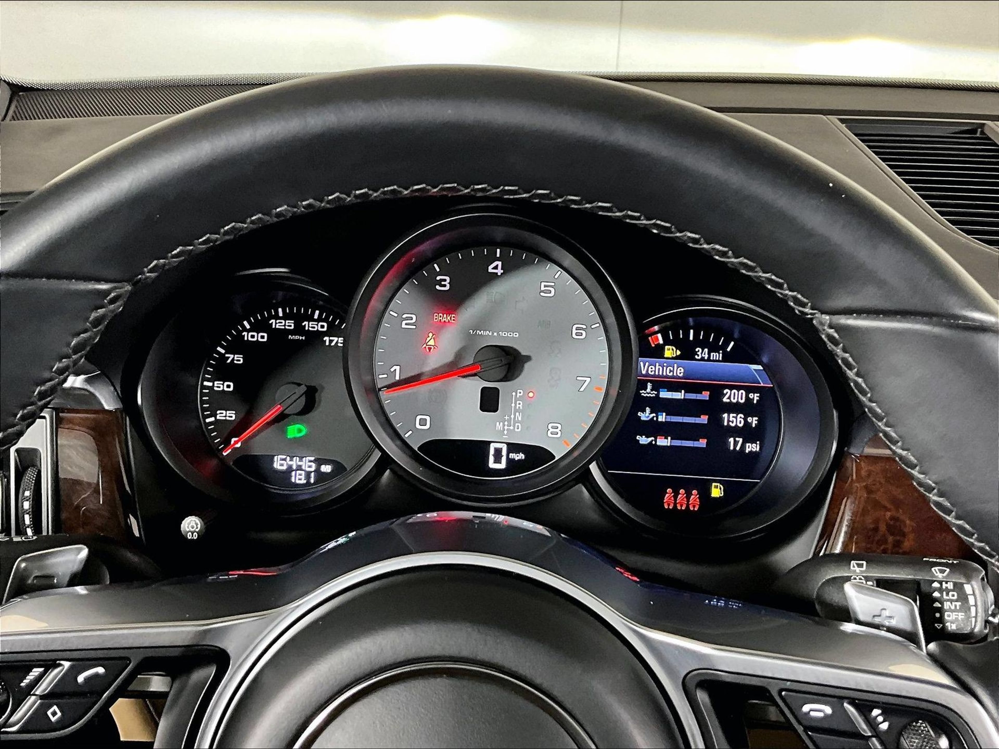 Certified 2021 Porsche Macan S AWD/4WD image 11