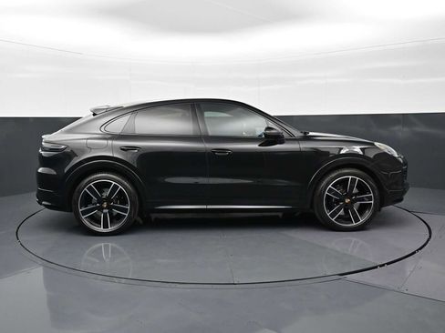 Certified 2023 Porsche Cayenne GTS AWD/4WD image 29