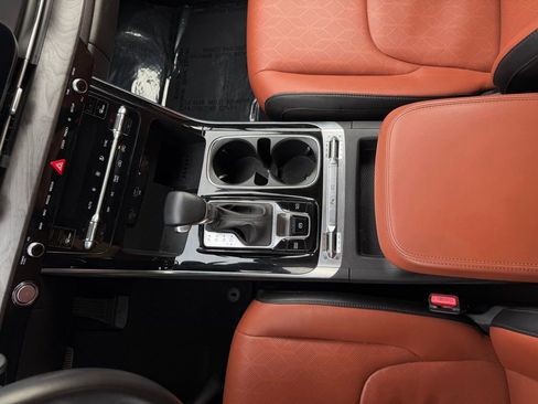 Used 2024 Kia Carnival SX FWD image 20