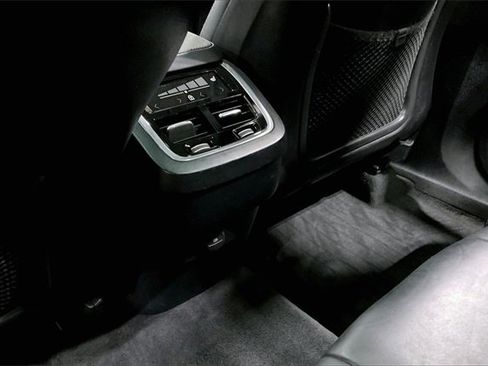 Certified 2023 Volvo XC90 B6 Ultimate image 35