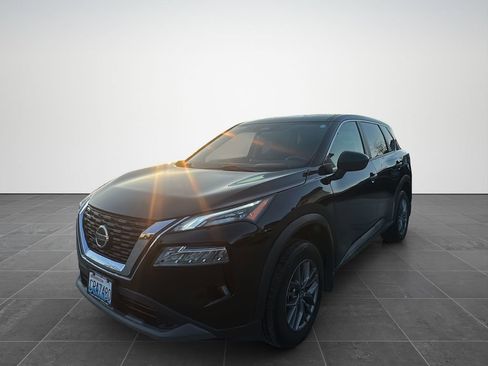 Used 2023 Nissan Rogue S image 2