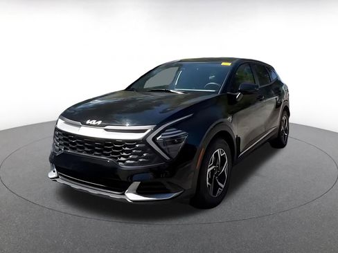 Used 2025 Kia Sportage LX image 6