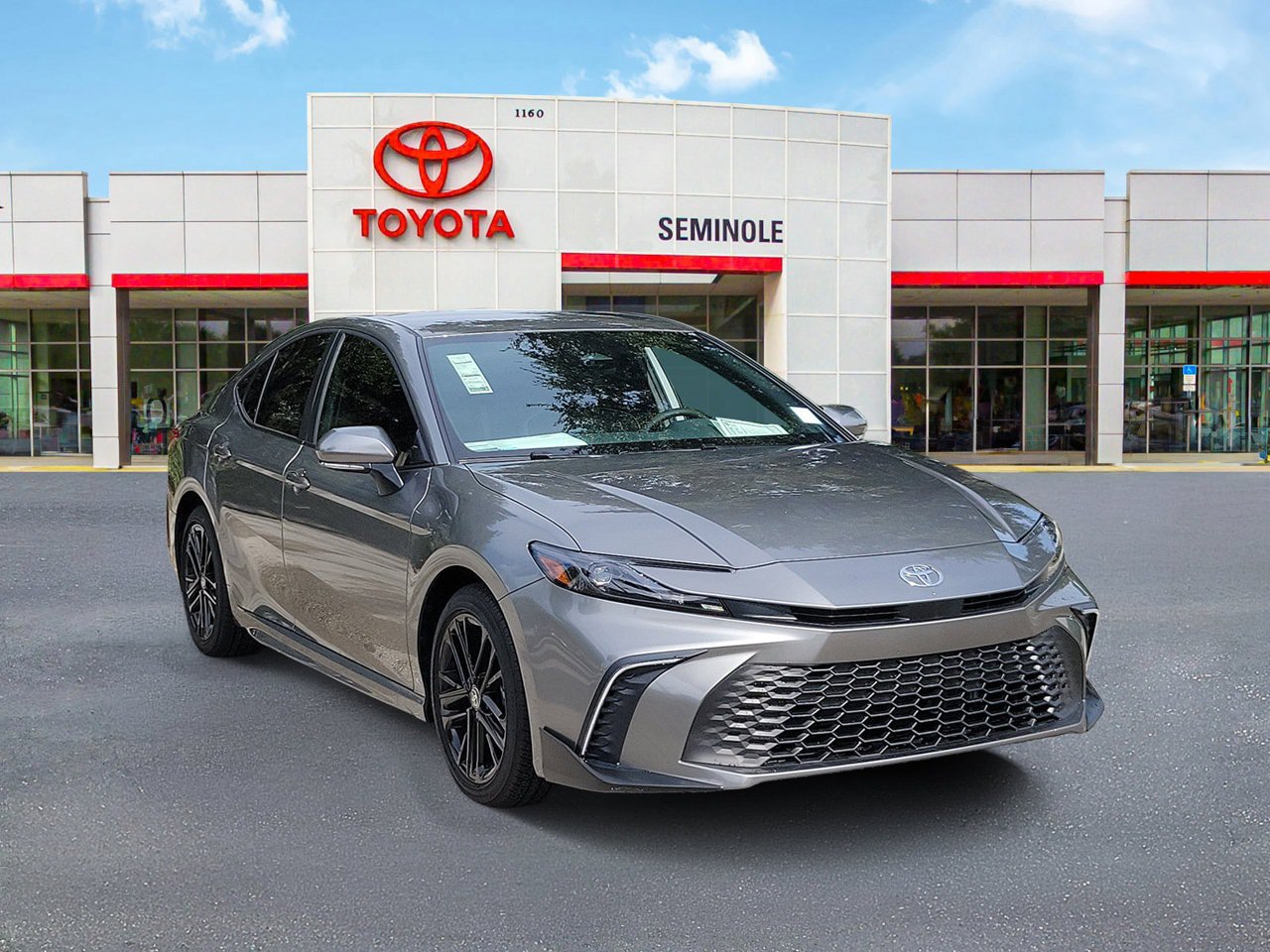 Used 2026 Toyota Camry SE FWD image 2