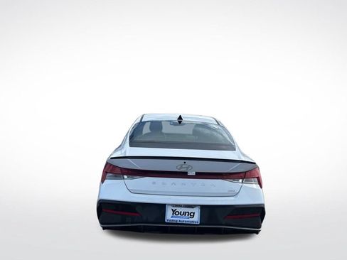 Used 2025 Hyundai Elantra SEL FWD image 6