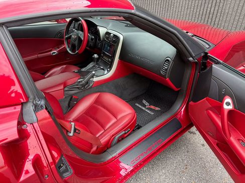 Used 2005 Chevrolet Corvette Coupe w/ Preferred Equipment Group RWD image 22
