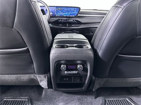 Used 2025 Buick Enclave Sport Touring w/ Power Package image 22