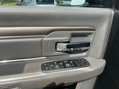 Used 2018 RAM 1500 Classic SLT image 27