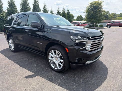 Used 2022 Chevrolet Tahoe High Country w/ Premium Package AWD/4WD image 7