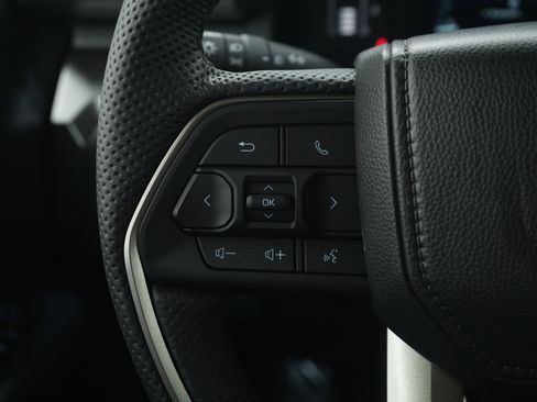 Used 2025 Toyota Tacoma SR5 image 24