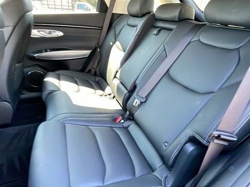 Used 2025 Genesis GV70 2.5T w/ Select Package image 16