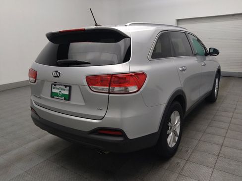 Used 2018 Kia Sorento FWD V6 image 9