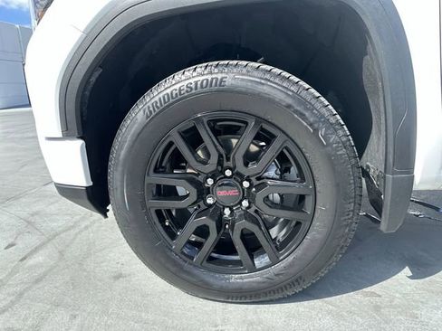 Used 2023 GMC Sierra 1500 Elevation image 11