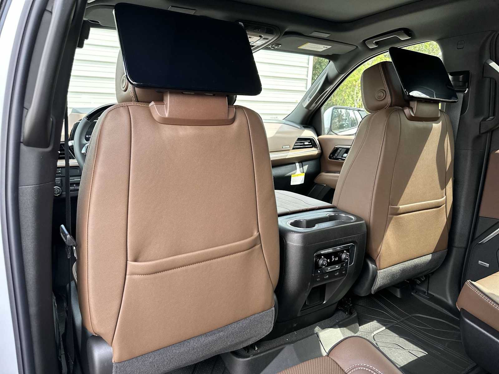 New 2027 Chevrolet Tahoe High Country AWD/4WD image 16