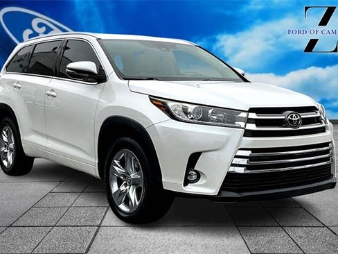 Used 2019 Toyota Highlander Limited image 11