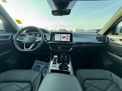 Used 2024 Volkswagen Atlas Cross Sport SE image 22