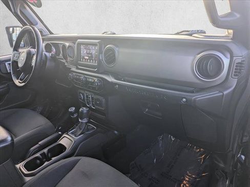 Used 2018 Jeep Wrangler Unlimited Sport S AWD/4WD image 21