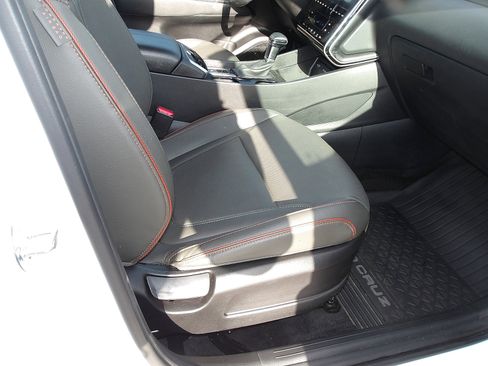 Certified 2024 Hyundai Santa Cruz Limited image 9