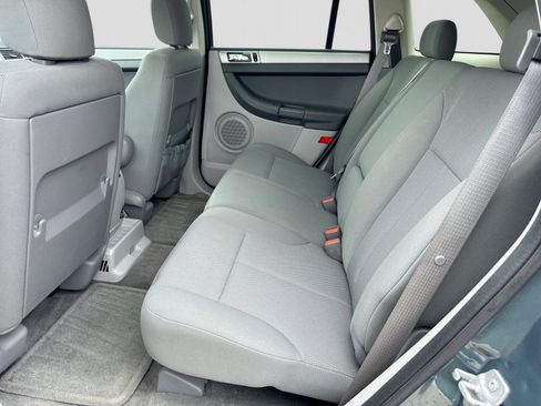 Used 2007 Chrysler Pacifica 2WD w/ Cargo Convenience Group image 19
