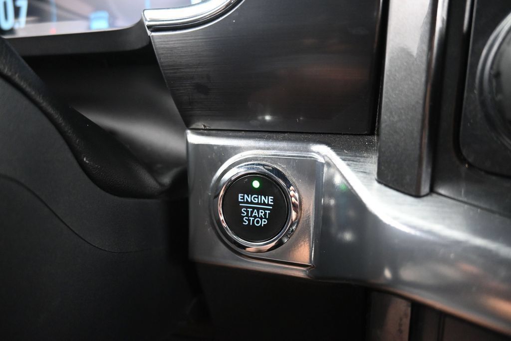 Used 2022 Ford F150 Lariat w/ Equipment Group 502A High AWD/4WD image 16