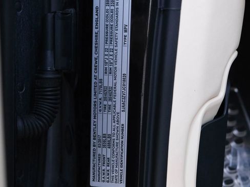 Used 2018 Bentley Bentayga image 53