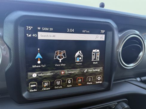 Used 2021 Jeep Wrangler Unlimited Sahara w/ Dual Top Group AWD/4WD image 23