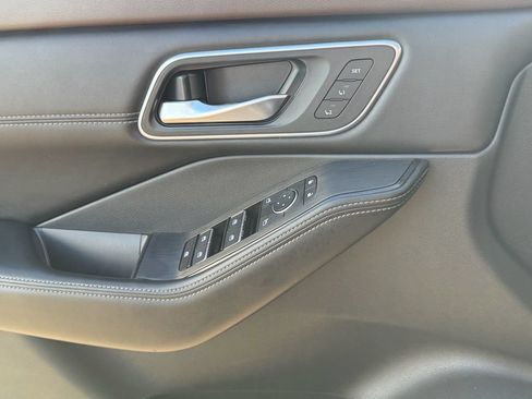 Certified 2023 Nissan Rogue Platinum FWD image 27