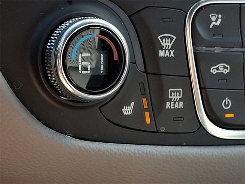 Used 2022 Chevrolet Equinox LT image 26