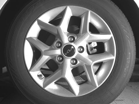 Used 2025 Kia Soul LX w/ LX Technology Package image 14