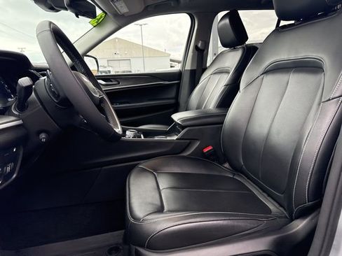 Used 2023 Jeep Grand Cherokee 30th Anniversary image 23