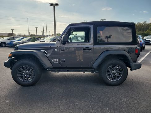 Used 2020 Jeep Wrangler Sport image 7