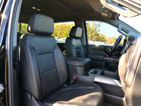 Used 2020 Chevrolet Silverado 2500 LTZ w/ LTZ Plus Package image 9