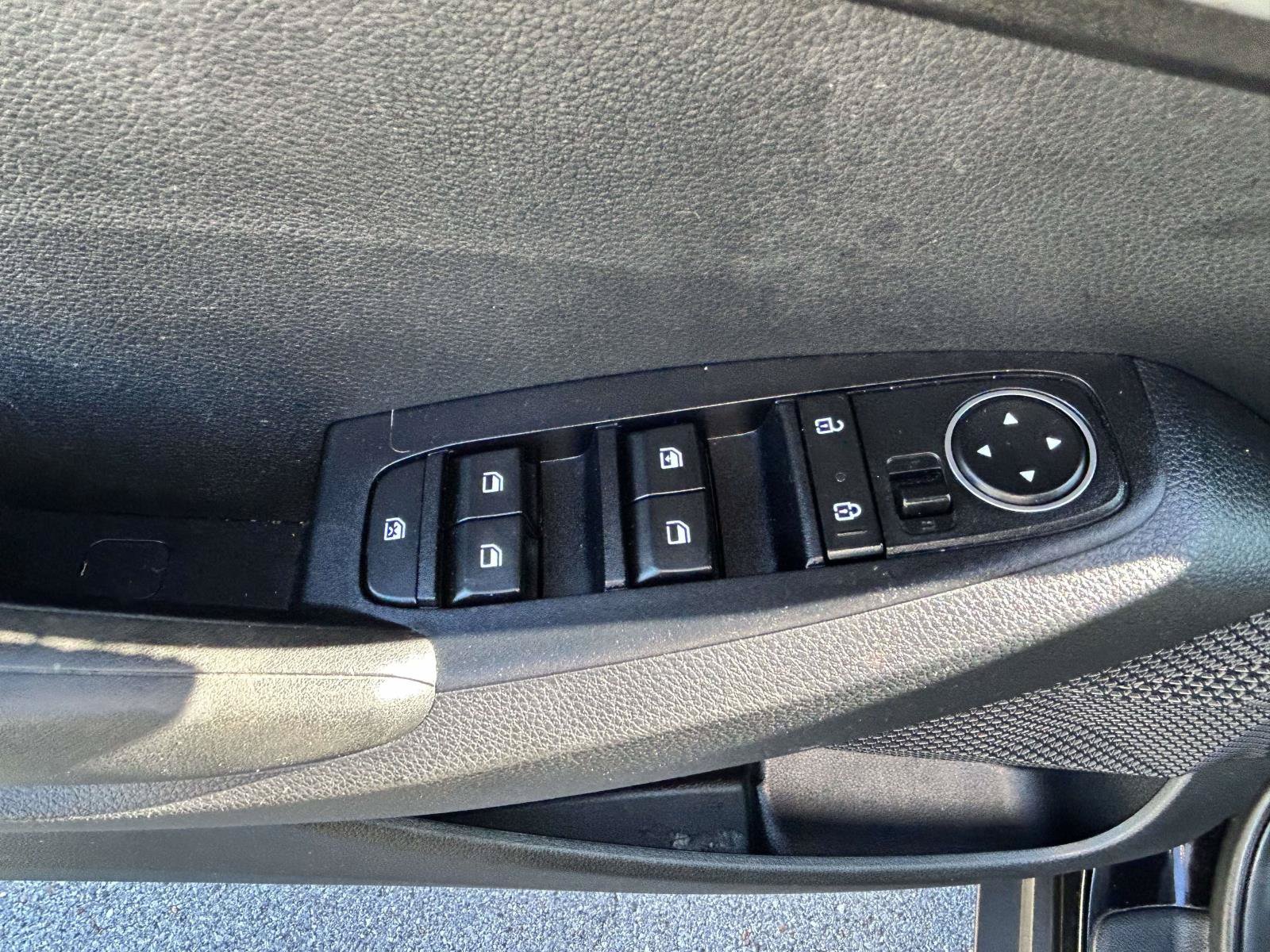 Used 2022 Kia Seltos LX AWD/4WD image 13