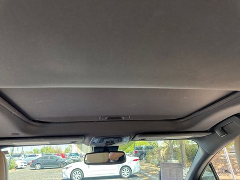 Used 2022 Toyota Sienna XLE FWD image 31