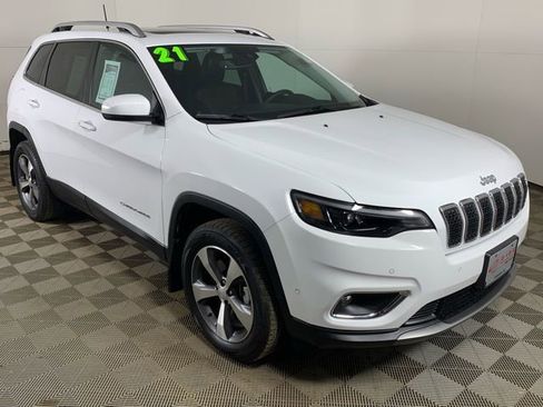 Used 2021 Jeep Cherokee Limited image 2