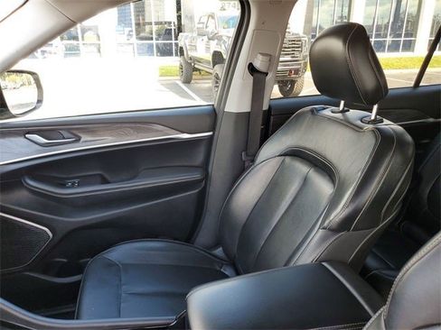 Used 2021 Jeep Grand Cherokee L Limited image 97