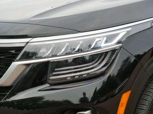 Certified 2023 Kia Seltos SX AWD/4WD image 16