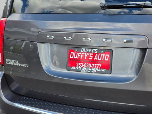 Used 2016 Dodge Grand Caravan SE FWD image 16